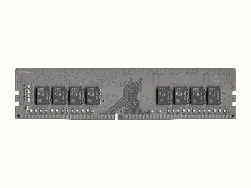 Một thanh RAM DDR4 dài, có tám chip nhớ màu đen.